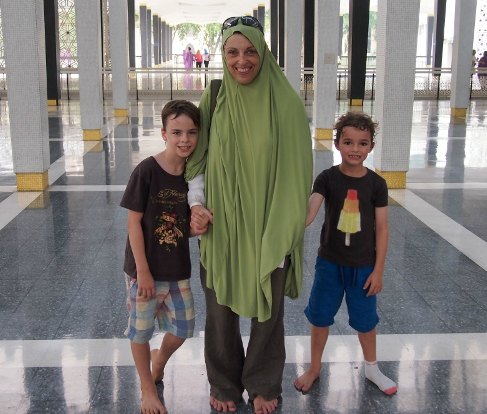 visiting a mosque teaching kids about islam muslim faith