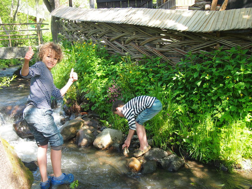 water play wildschooling